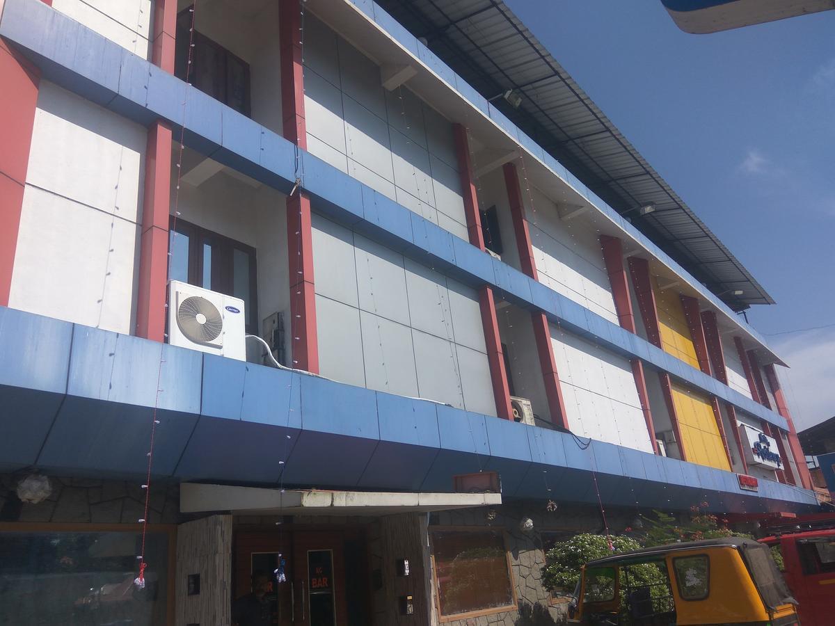 Hotel Malika Residency Ettumanoor Exterior photo